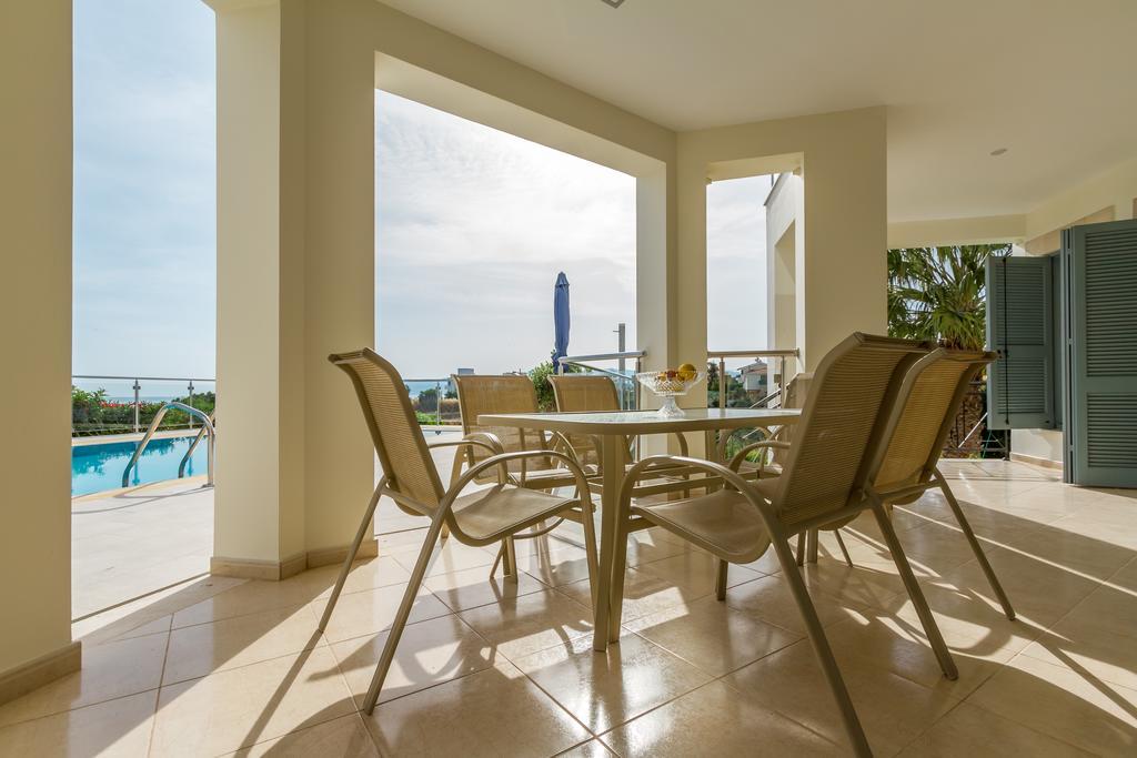 Polis Villa Riverside מראה חיצוני תמונה