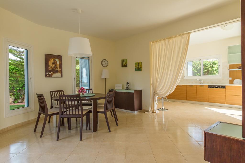 Polis Villa Riverside מראה חיצוני תמונה