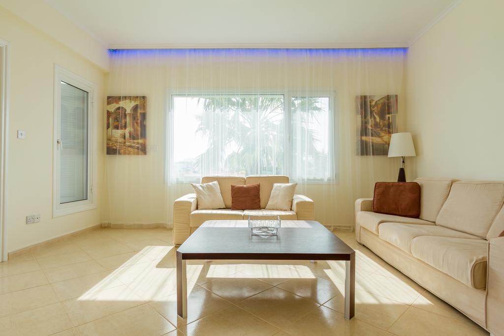 Polis Villa Riverside מראה חיצוני תמונה