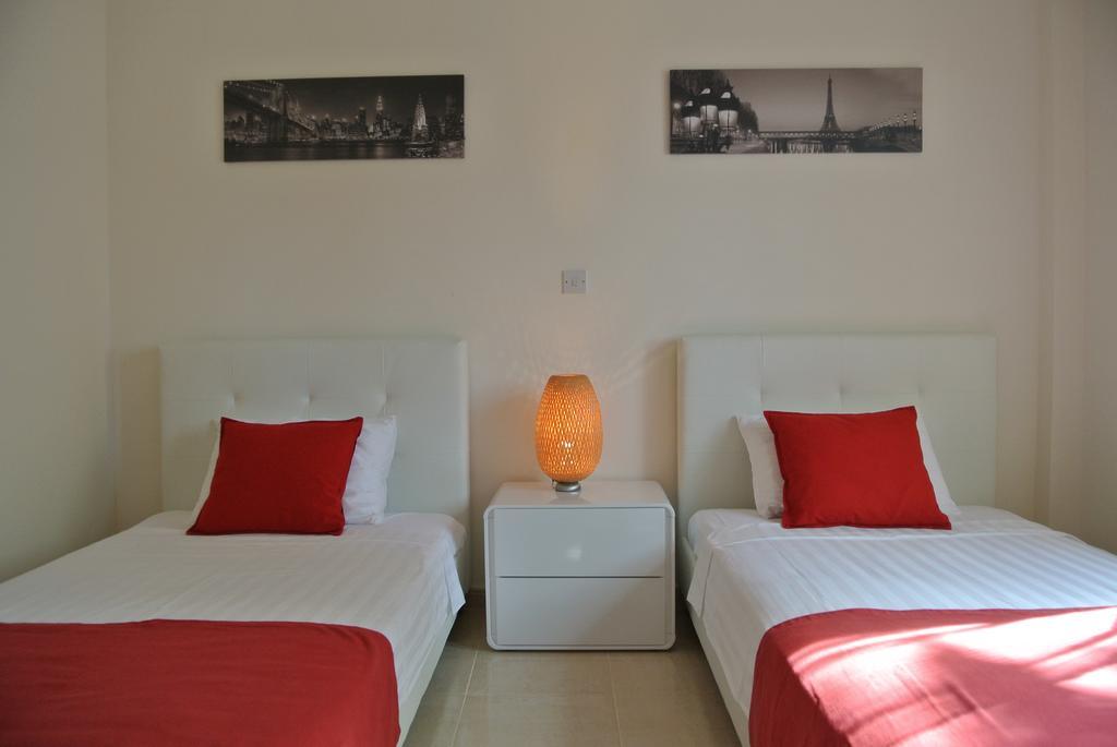 Polis Villa Riverside מראה חיצוני תמונה