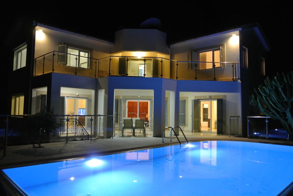 Polis Villa Riverside מראה חיצוני תמונה