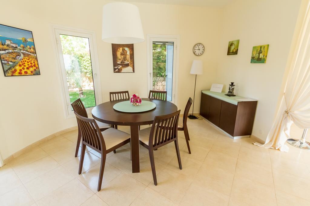 Polis Villa Riverside מראה חיצוני תמונה